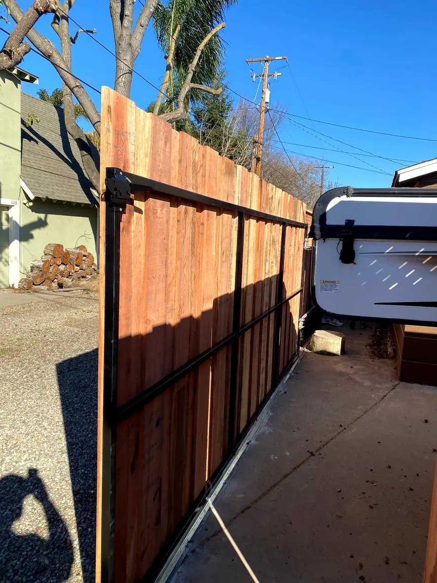 Sliding gate