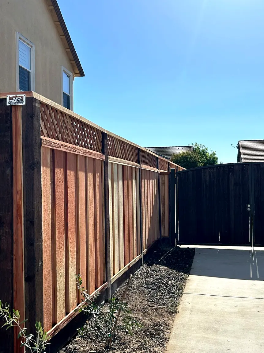 Wood privacy fence with lattice top